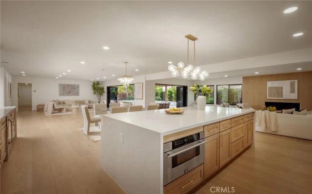 17601 McCormick Street, Encino, CA 91316