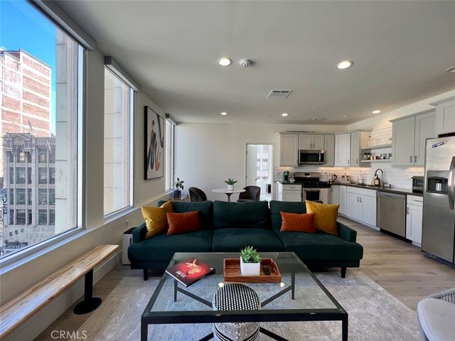 314 6th 405, Los Angeles, CA 90014