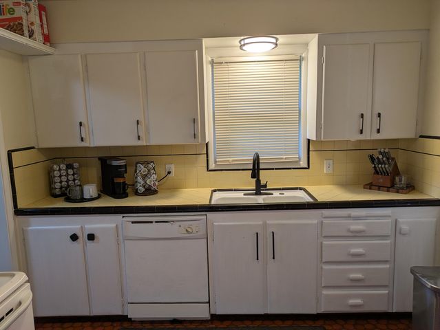 1200 Mt Pitt Avenue, Medford, OR 97501