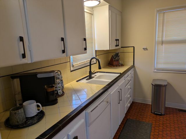 1200 Mt Pitt Avenue, Medford, OR 97501