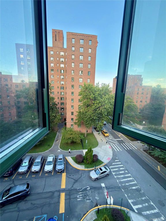 1591 Metropolitan Avenue 5C, Bronx, NY 10462 — photo 3