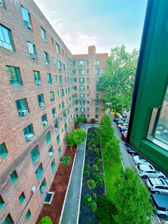 1591 Metropolitan Avenue 5C, Bronx, NY 10462 — photo 4