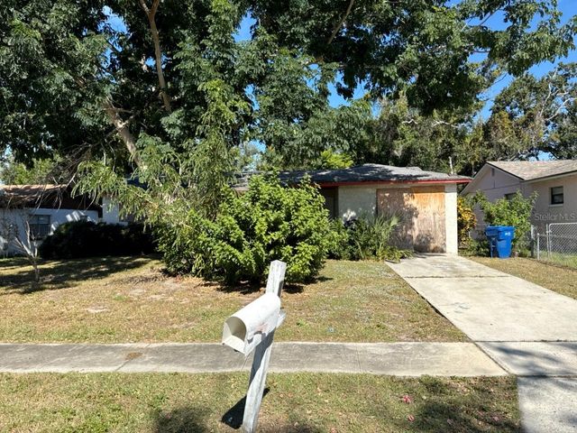 1580 OAK VILLAGE DRIVE, Largo, FL 33778