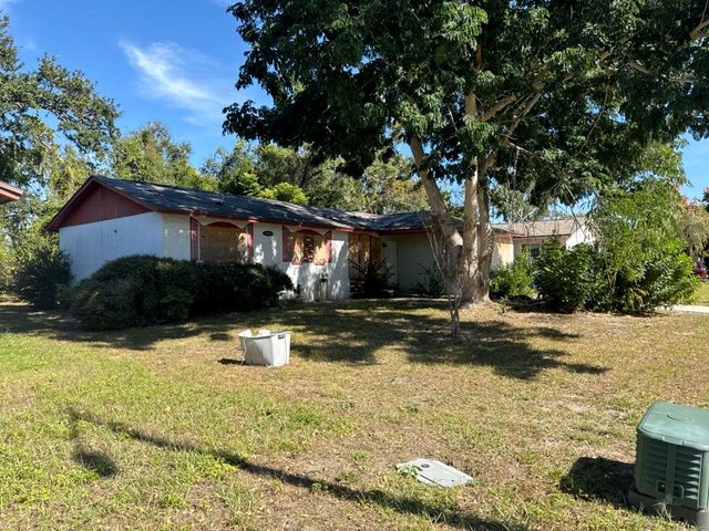 1580 OAK VILLAGE DRIVE, Largo, FL 33778