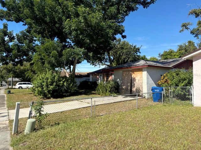 1580 OAK VILLAGE DRIVE, Largo, FL 33778