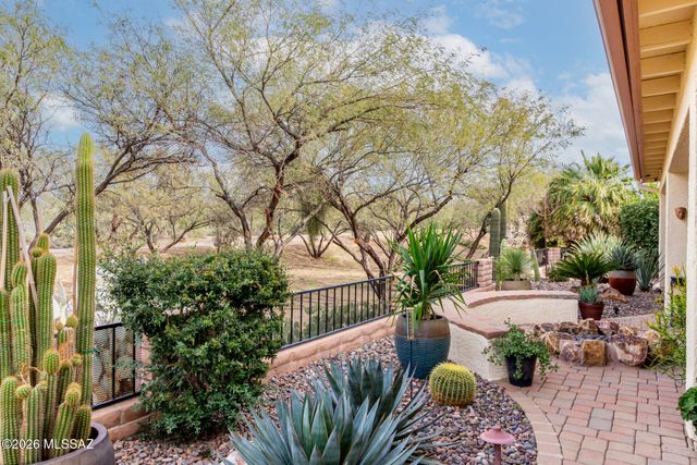2703 E Glen Canyon Road, Green Valley, AZ 85614