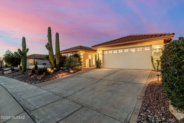 2703 E Glen Canyon Road, Green Valley, AZ 85614