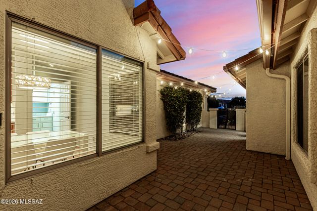 2703 E Glen Canyon Road, Green Valley, AZ 85614