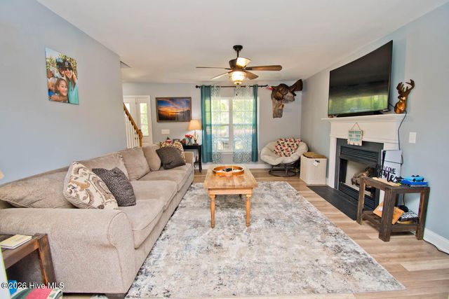 124 Waterford Way, Maysville, NC 28555