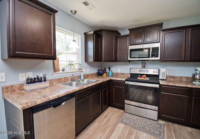 124 Waterford Way, Maysville, NC 28555