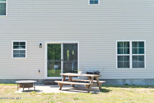 124 Waterford Way, Maysville, NC 28555