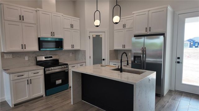 909 E 41st Street, San Juan, TX 78589