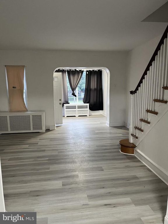 1549 E HUNTING PARK AVE, PHILADELPHIA, PA 19124 — photo 2
