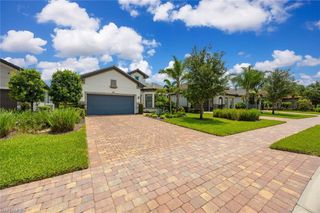2738 Aviamar CIR, Naples, FL 34114