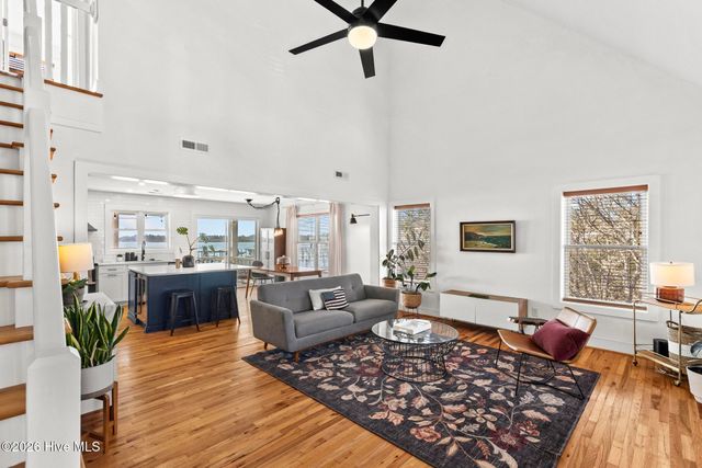 1039 Chadwick Shores Drive, Sneads Ferry, NC 28460