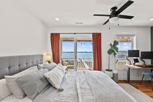 1039 Chadwick Shores Drive, Sneads Ferry, NC 28460