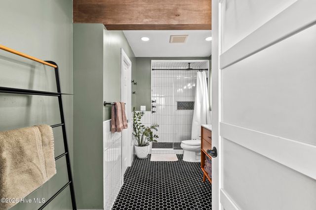 1039 Chadwick Shores Drive, Sneads Ferry, NC 28460