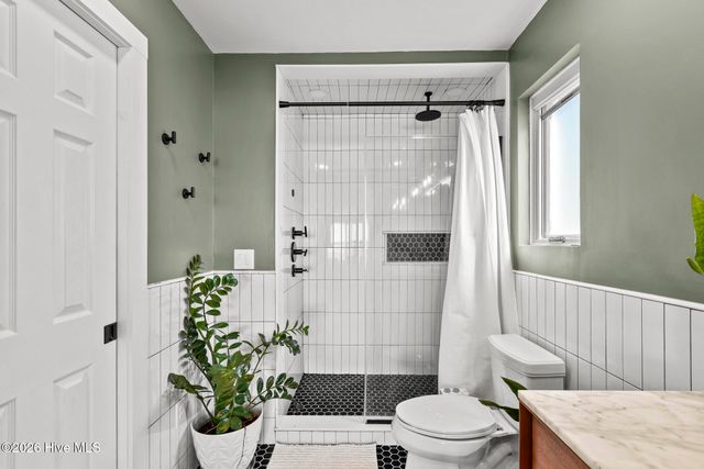 1039 Chadwick Shores Drive, Sneads Ferry, NC 28460