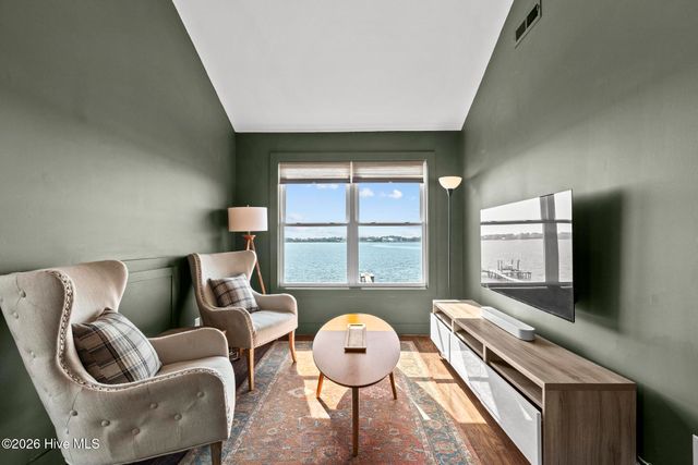 1039 Chadwick Shores Drive, Sneads Ferry, NC 28460