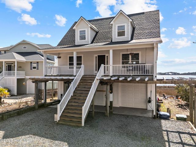 1039 Chadwick Shores Drive, Sneads Ferry, NC 28460