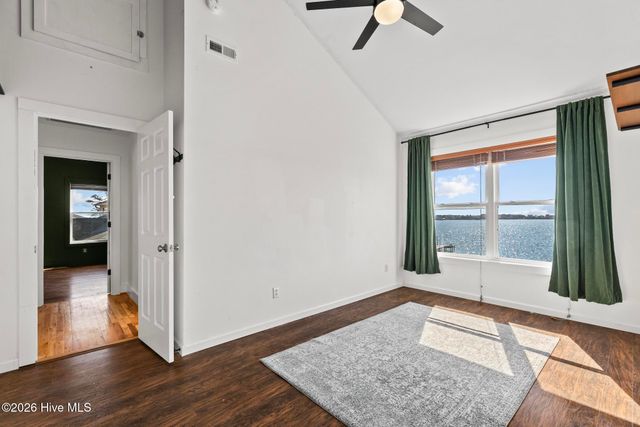 1039 Chadwick Shores Drive, Sneads Ferry, NC 28460