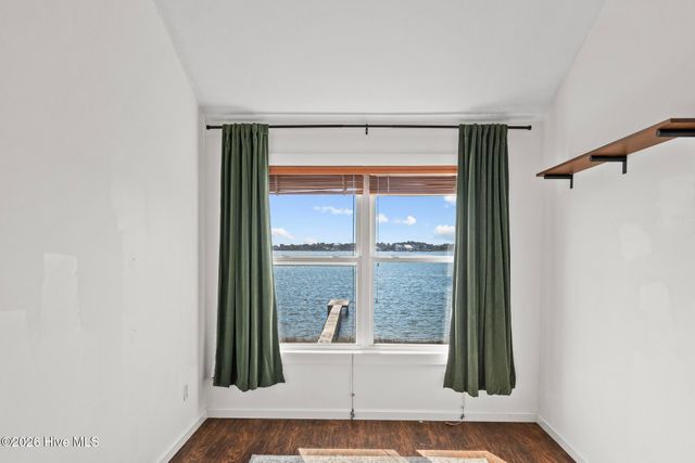 1039 Chadwick Shores Drive, Sneads Ferry, NC 28460