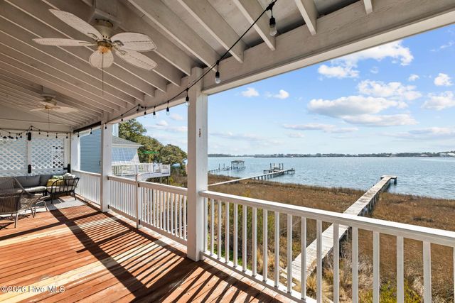 1039 Chadwick Shores Drive, Sneads Ferry, NC 28460