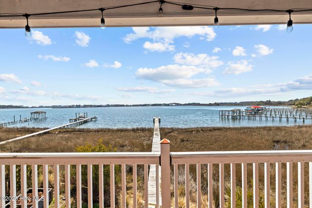 1039 Chadwick Shores Drive, Sneads Ferry, NC 28460