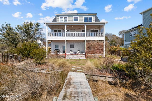 1039 Chadwick Shores Drive, Sneads Ferry, NC 28460