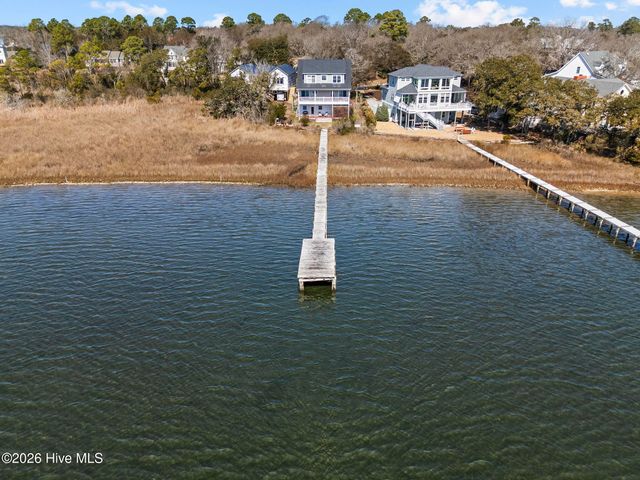 1039 Chadwick Shores Drive, Sneads Ferry, NC 28460