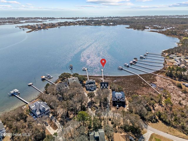 1039 Chadwick Shores Drive, Sneads Ferry, NC 28460