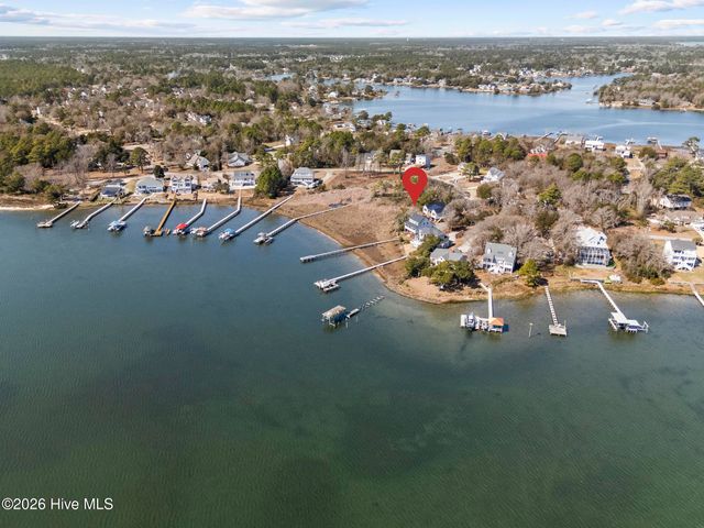 1039 Chadwick Shores Drive, Sneads Ferry, NC 28460