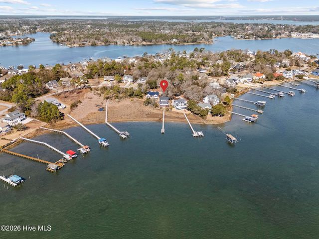 1039 Chadwick Shores Drive, Sneads Ferry, NC 28460