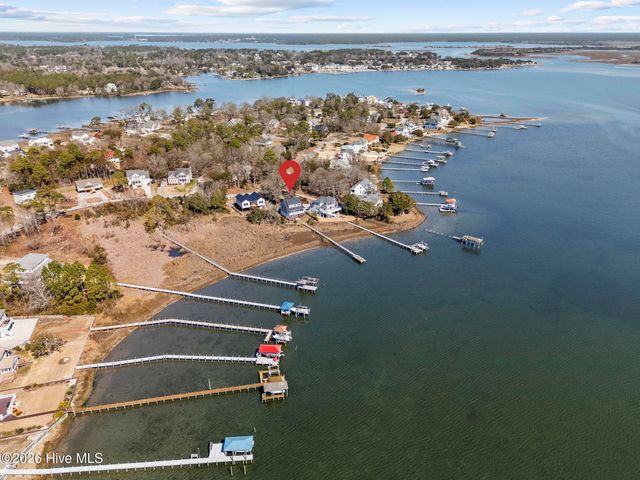 1039 Chadwick Shores Drive, Sneads Ferry, NC 28460