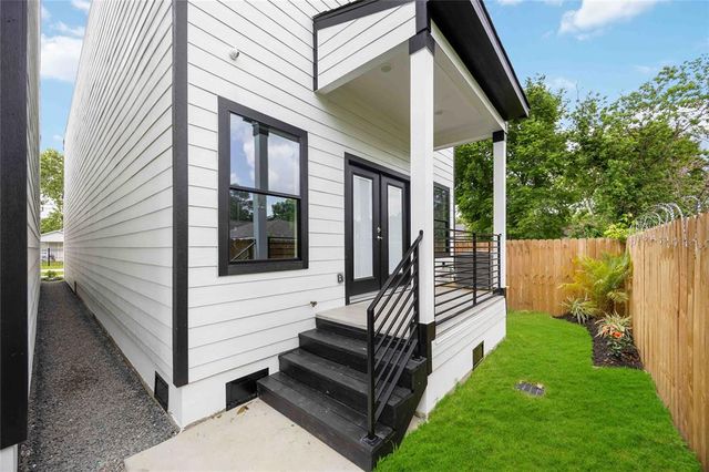 3020 Retta Street, Houston, TX 77026