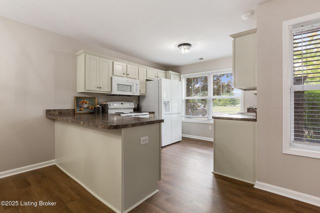 3802 Falcon Crest Dr 128, Louisville, KY 40219