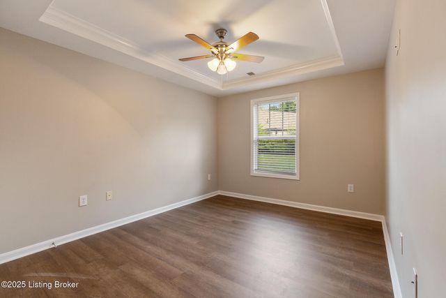 3802 Falcon Crest Dr 128, Louisville, KY 40219