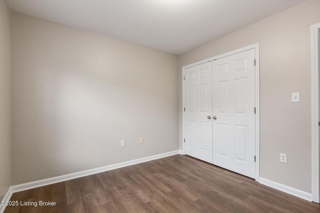 3802 Falcon Crest Dr 128, Louisville, KY 40219