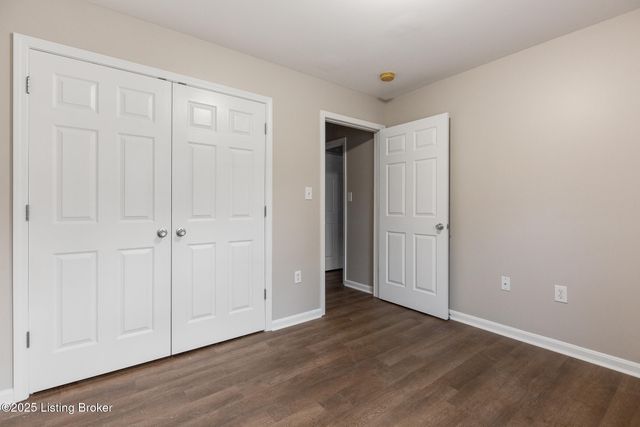 3802 Falcon Crest Dr 128, Louisville, KY 40219