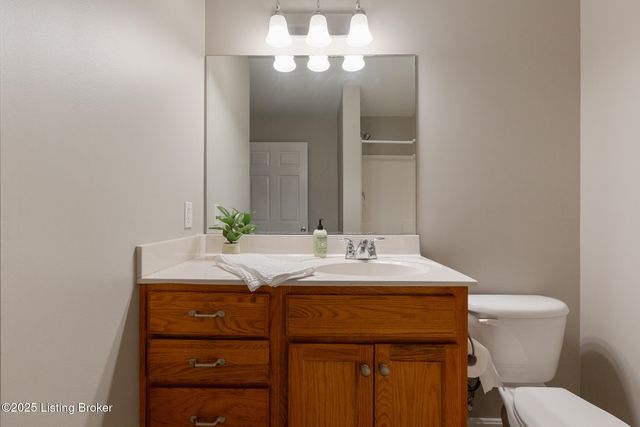 3802 Falcon Crest Dr 128, Louisville, KY 40219