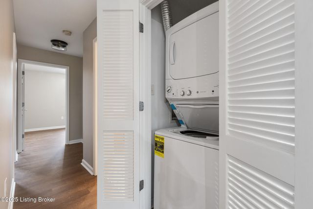 3802 Falcon Crest Dr 128, Louisville, KY 40219