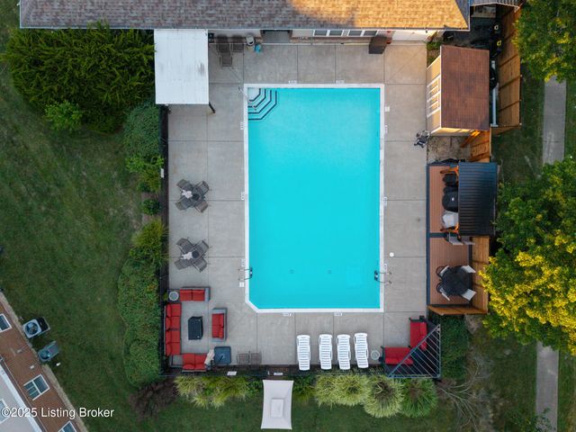 3802 Falcon Crest Dr 128, Louisville, KY 40219