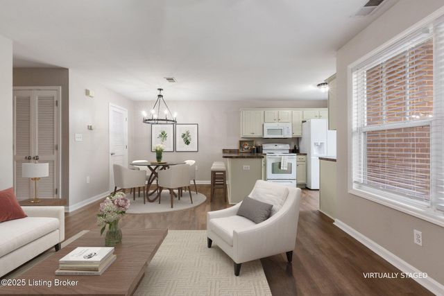 3802 Falcon Crest Dr 128, Louisville, KY 40219