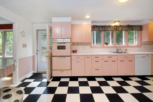 36 Russell, Carlisle, MA 01741