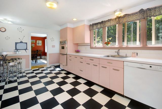 36 Russell, Carlisle, MA 01741