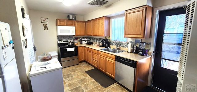 1303 Cypress St, Pueblo, CO 81004