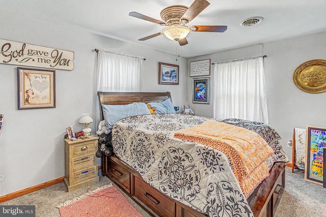 1077 BRAMLY DR, Hagerstown, MD 21742