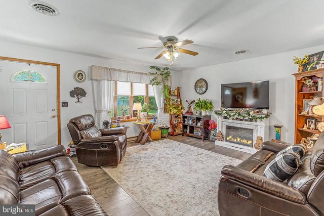 1077 BRAMLY DR, Hagerstown, MD 21742