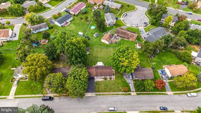 1077 BRAMLY DR, Hagerstown, MD 21742