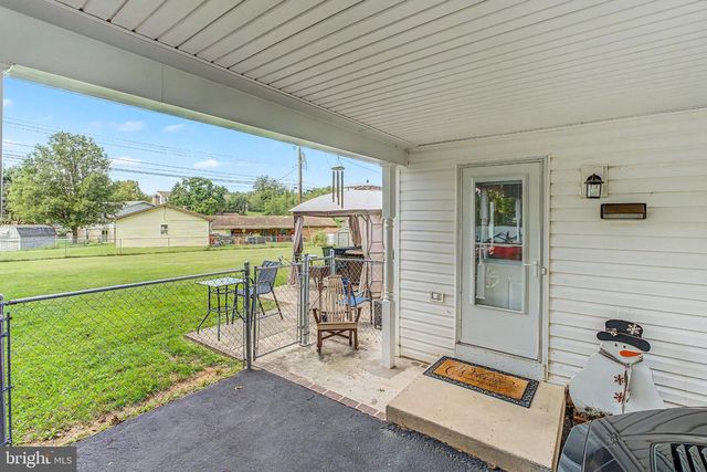 1077 BRAMLY DR, Hagerstown, MD 21742